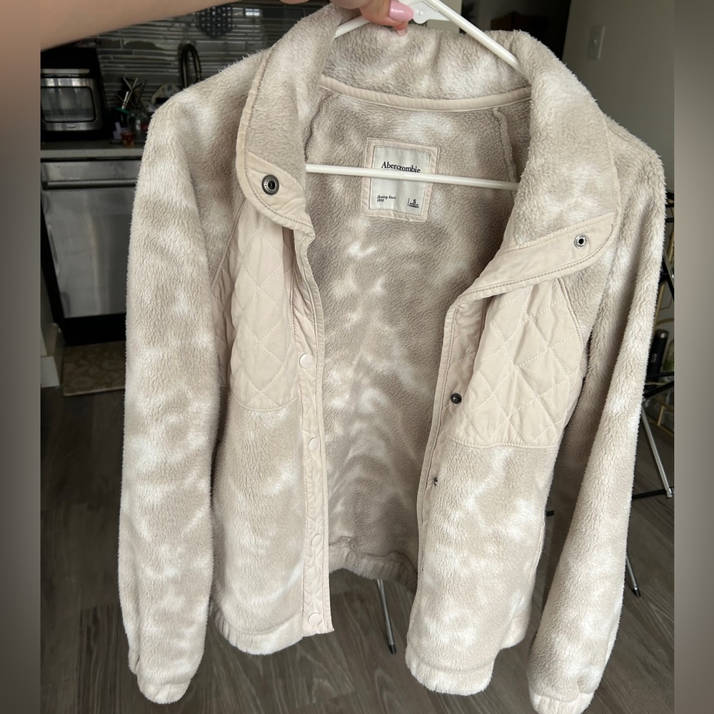 Abercrombie & Fitch White Grey Camo Button Up Mock Neck Fleece Jacket - Picture 4 of 6